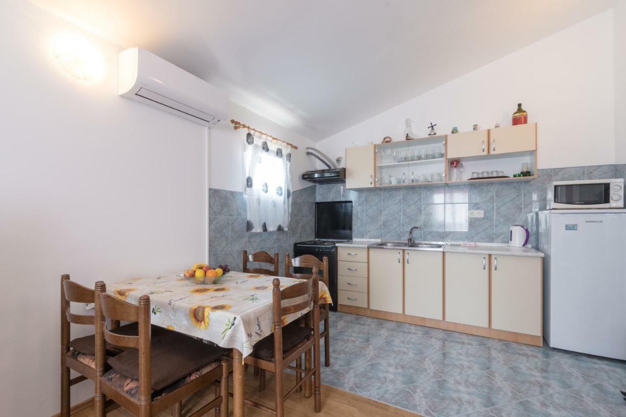 Apartment Marija Vizinada Luaran gambar